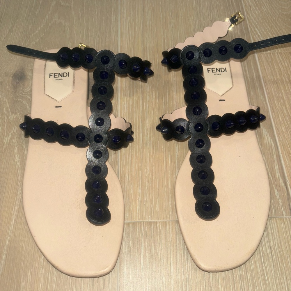 FENDI SANDALS SIZE 37 WORN ONCE